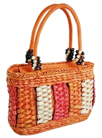 wholesale cornhusk handbag  wood bead trim
