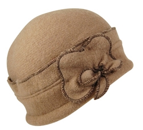 3020 Lambswool Beanie with Clover - Camel