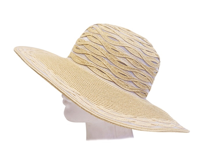 mesh brim hat